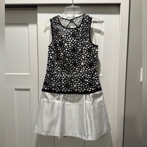 Jessica Simpson size 8 black and white sleeveless formal dress - great condition